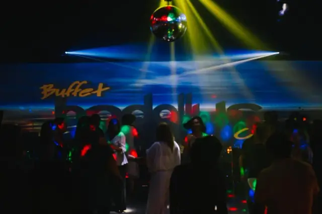 Festa adulto no Buffet Badallus Club
